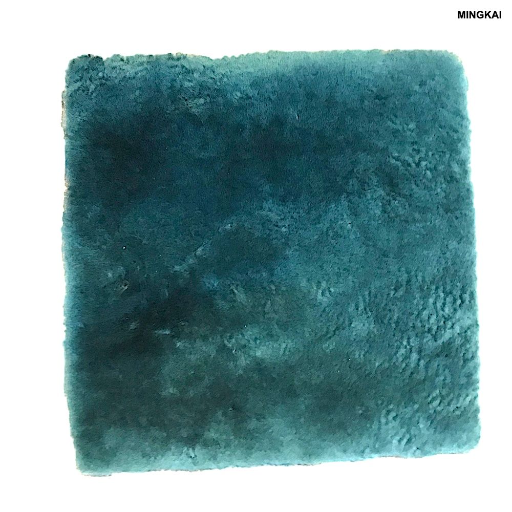 100% Genuine Natural Sheepskin: Made from high-quality, ethically sourced sheepskin with a dense, soft wool pile that provides unmatched softness and a luxurious feel. Unlike synthetic imitations, rea