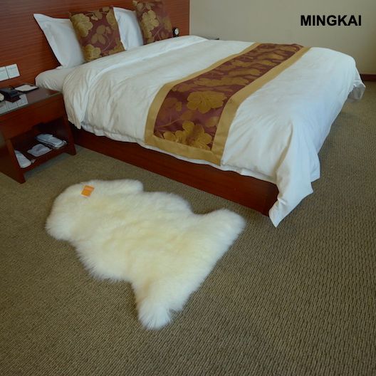 Dumi Genuine New Zealand Sheepskin Rug, Luxury Genuine Fur Rug; Housewarming Gift Plus - Natural Color 2'x3'