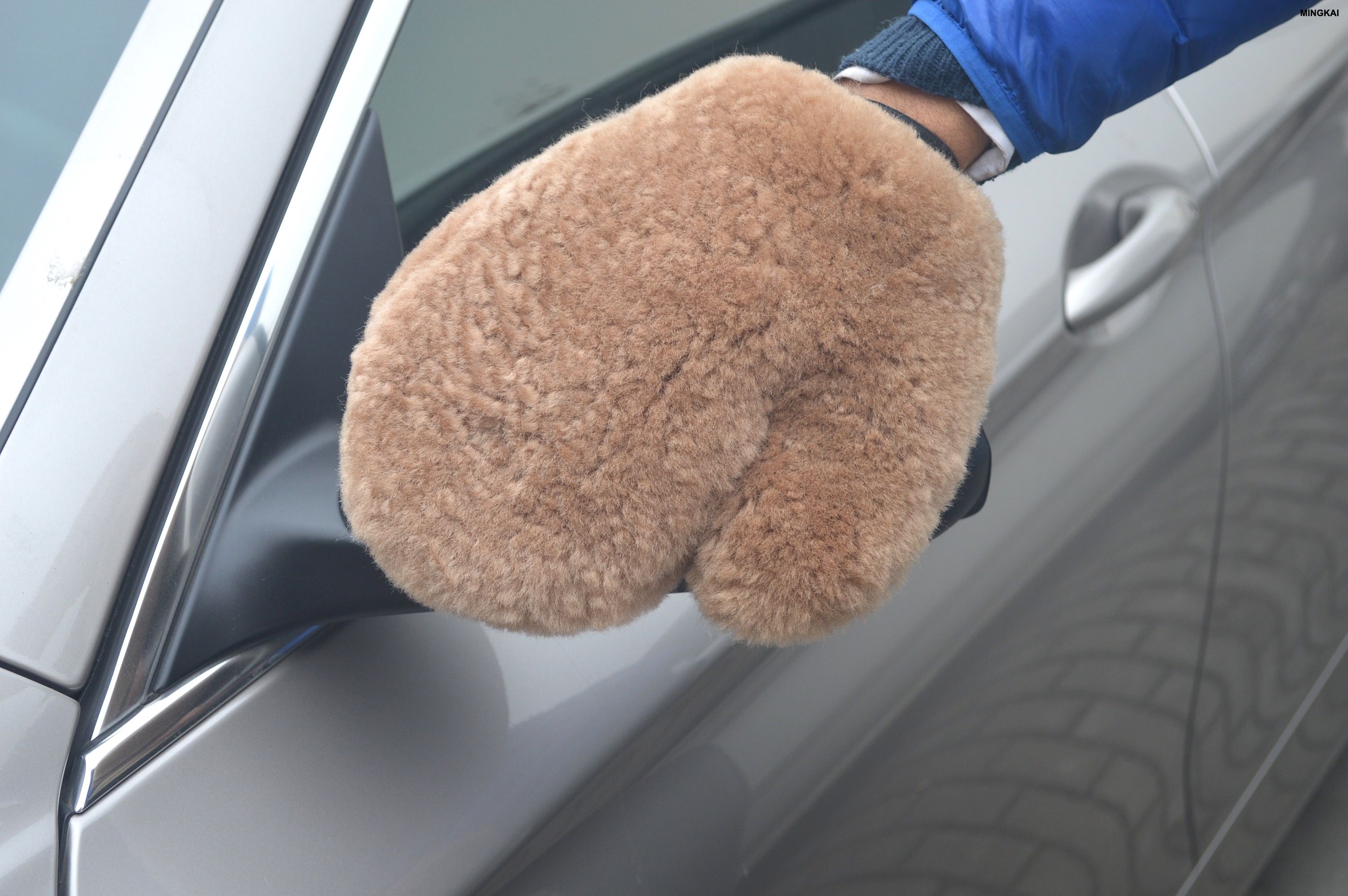 Premium Sheepskin Wash Mitt & Lambswool Glove Set – Natural Car Washing & Waxing Tool for Scratch-Free, Streak-Free Shine