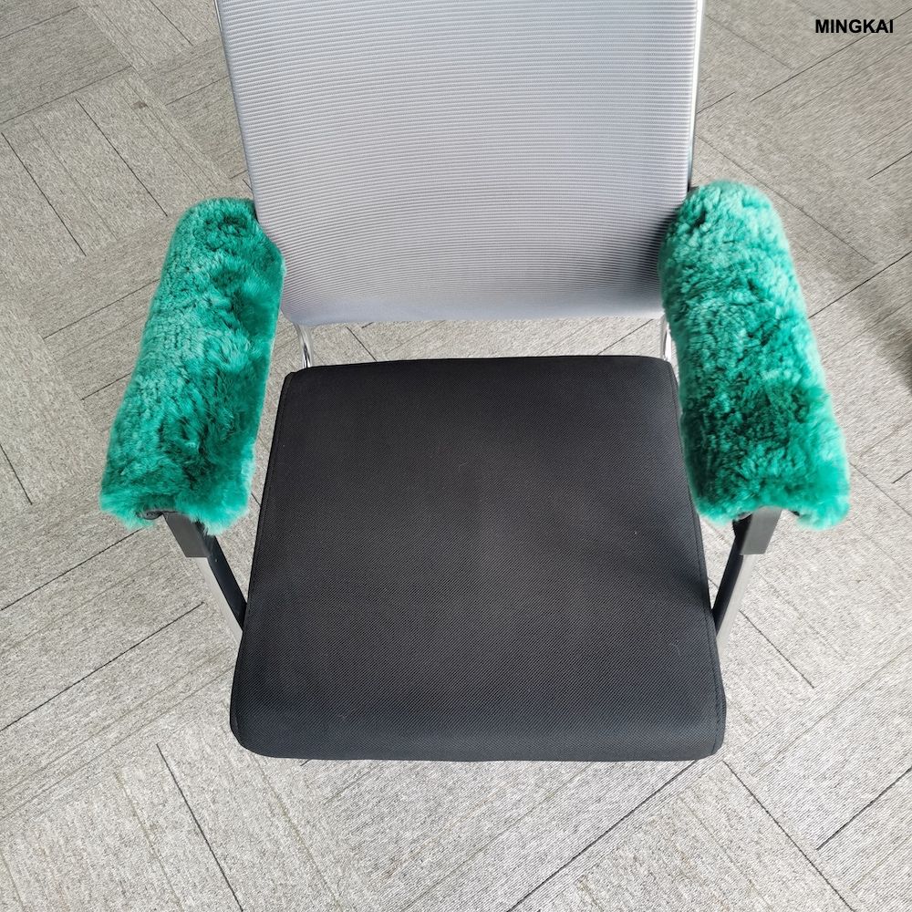 100% Genuine Natural Sheepskin: Made from high-quality, ethically sourced sheepskin with a dense, soft wool pile that provides unmatched softness and a luxurious feel. Unlike synthetic imitations, rea