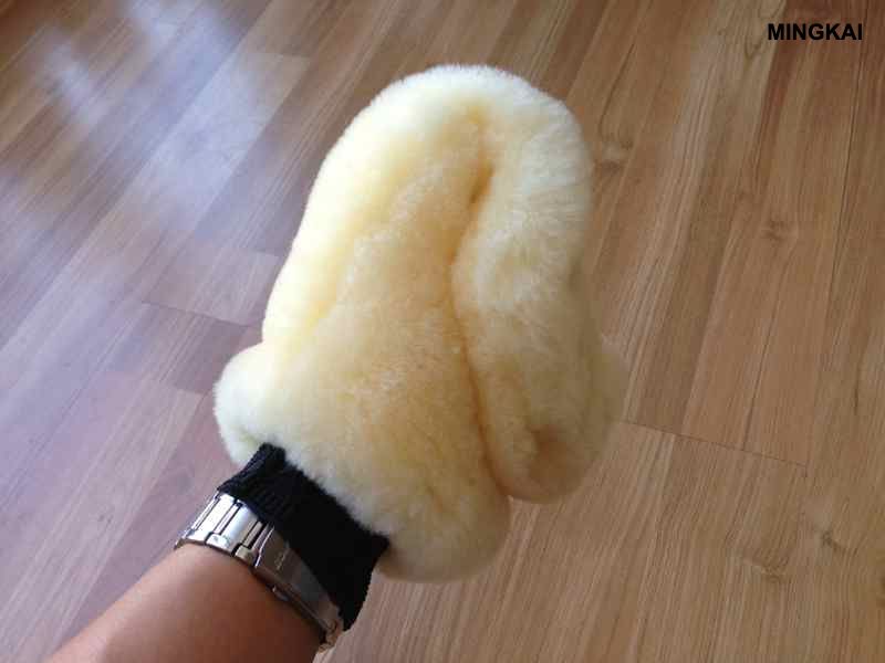 Authentic Grade-A Lambskin Construction: Made From Natural, High-density Lambswool, This Wash Mitt And Glove Set Offers Superior Absorbency And Soap Retention, Creating A Thick, Luxurious Lather That 