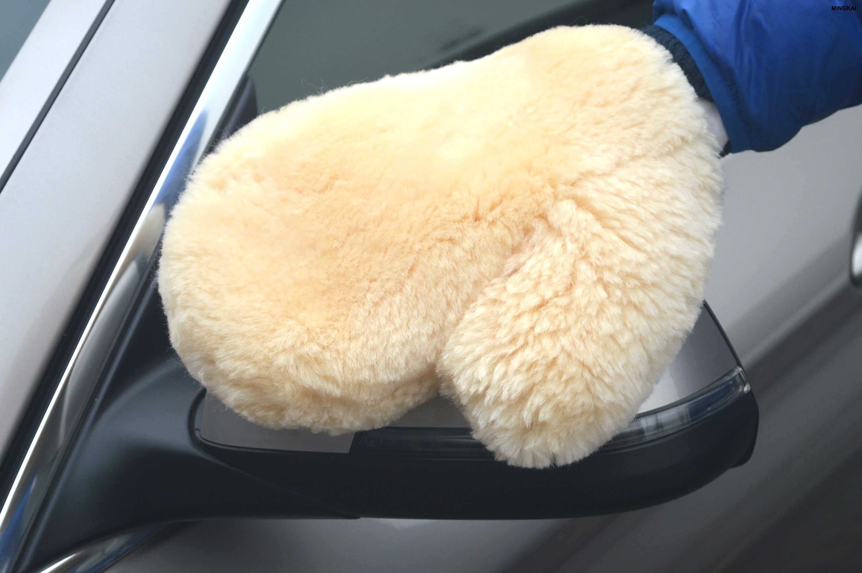 Premium Sheepskin Wash Mitt & Lambswool Glove Set – Natural Car Washing & Waxing Tool for Scratch-Free, Streak-Free Shine