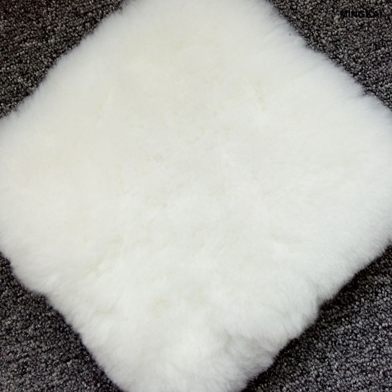 Premium Natural Lambskin: Crafted From High-quality, Dense Lambskin Wool, This Mitt Offers Superior Water And Soap Absorption, Ensuring A Rich, Lubricating Lather That Lifts Dirt Away Gently. Guarante