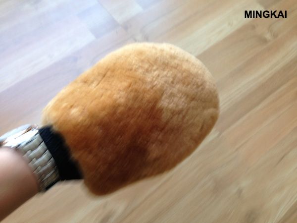 Authentic Grade-A Lambskin Construction: Made From Natural, High-density Lambswool, This Wash Mitt And Glove Set Offers Superior Absorbency And Soap Retention, Creating A Thick, Luxurious Lather That 