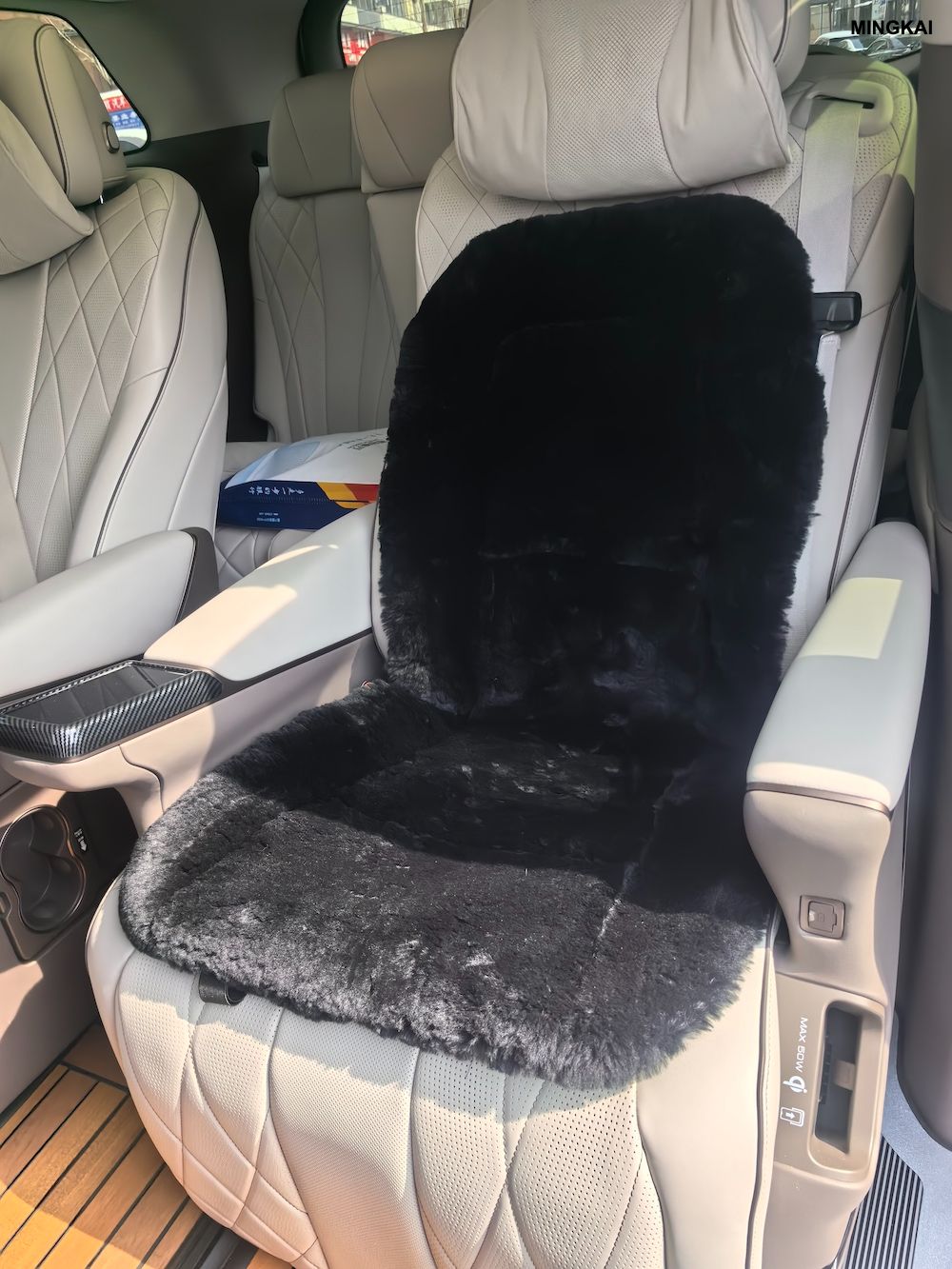 Transform Your Driving Experience with The DUMI Premium Genuine Sheepskin Car Seat Cover. Crafted From 100% Authentic Australian Sheepskin Using An Eco-friendly Sanitizing Process, This Cover Offers U