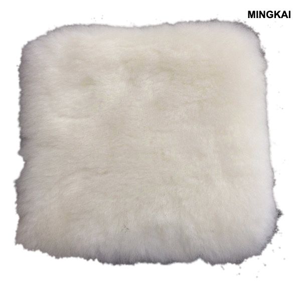 Premium Natural Lambskin: Crafted From High-quality, Dense Lambskin Wool, This Mitt Offers Superior Water And Soap Absorption, Ensuring A Rich, Lubricating Lather That Lifts Dirt Away Gently. Guarante