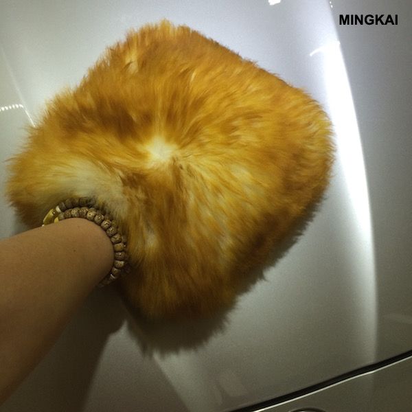 Tru-Lamb Natural Lambskin Wool Wash Mitt - Professional Sheepskin Car Wash Glove for Streak-Free Waxing & Scratch-Free Cleaning