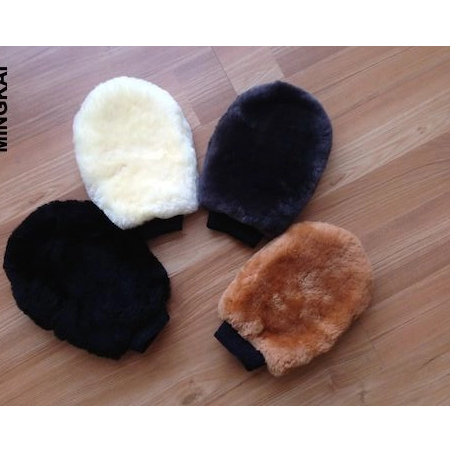 Authentic Grade-A Lambskin Construction: Made From Natural, High-density Lambswool, This Wash Mitt And Glove Set Offers Superior Absorbency And Soap Retention, Creating A Thick, Luxurious Lather That 