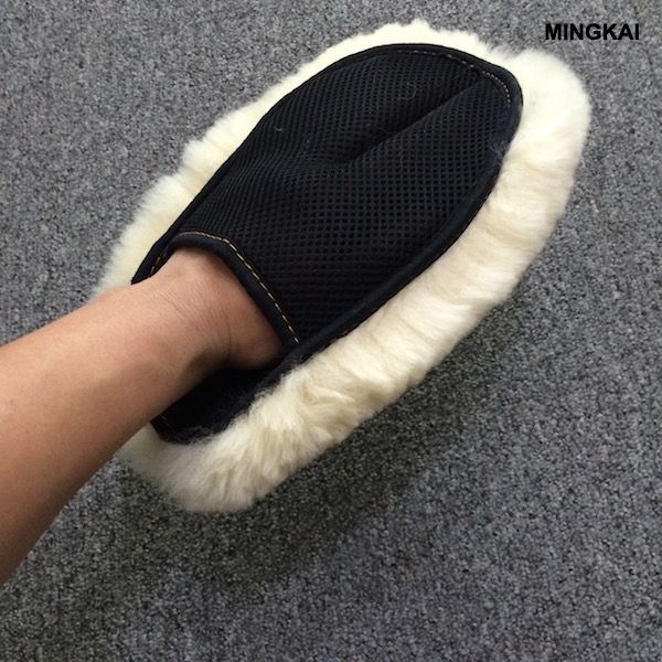 Premium Natural Lambskin Material: Constructed From Hand-selected, Dense Grade-A Lambswool, This Wash Mitt And Detailing Glove Offer Superior Water And Soap Retention, Creating A Creamy Lather That Cl